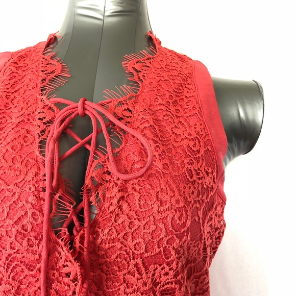 Adeline Rae Lace Dress - Picture 3 of 7